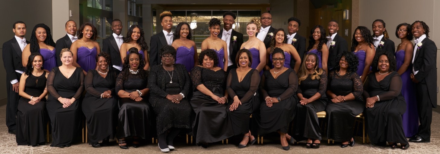 2016 Beautillion Court group portrait
